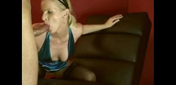  blonde from hotcammodelss.com likes to blowjob xvid
